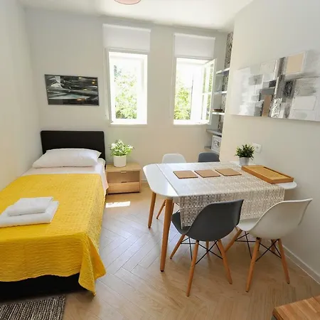 Apartment Studio Apartman Buba