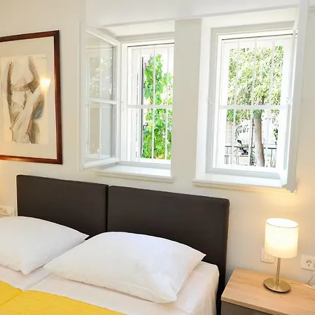 Apartment Studio Apartman Buba